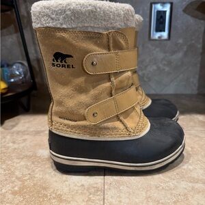 Sorel Waterproof Tan Leather and Gray Lined Footwear